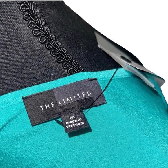 NWT! The Limited Green Blouse - Size Medium - Picture 5 of 6